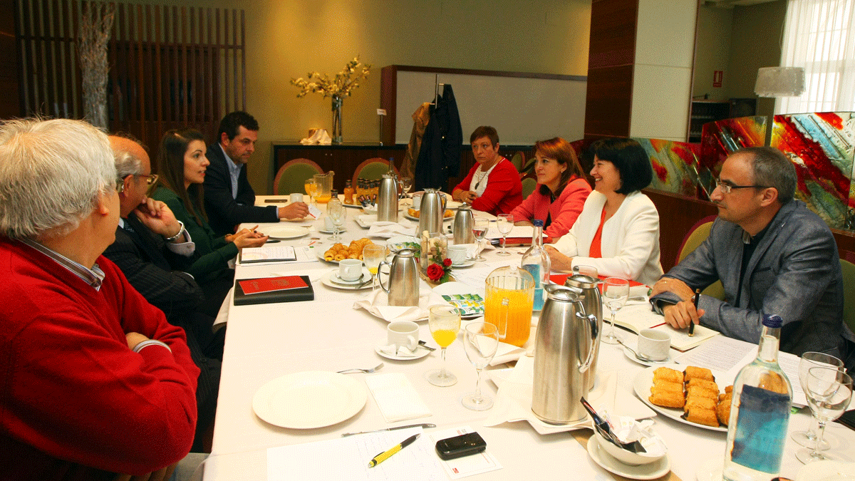 Desayuno de trabajo con los representantes de Fele, CEL y ATA. | César Sánchez (Ical)