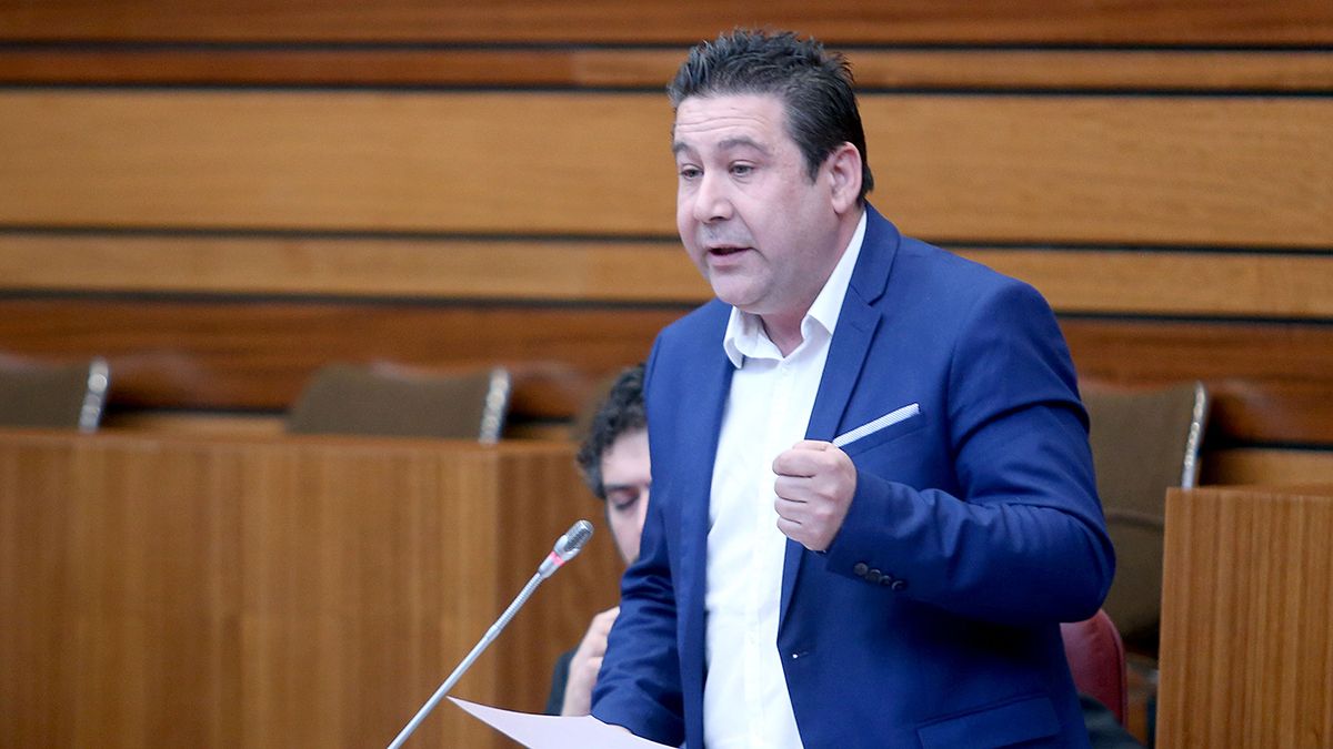 El procurador de UPL, Luis Mariano Santos, en las Cortes. | ICAL