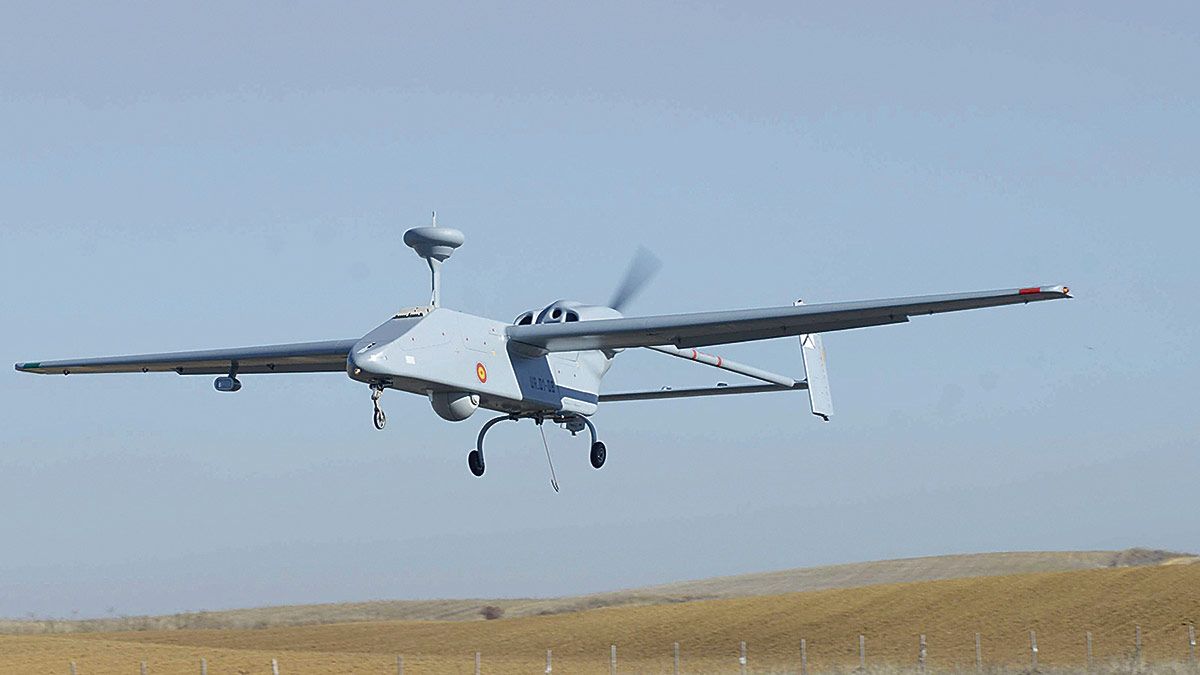 Imagen de archivo de un dron militar en pleno vuelo. | MAURICIO PEÑA