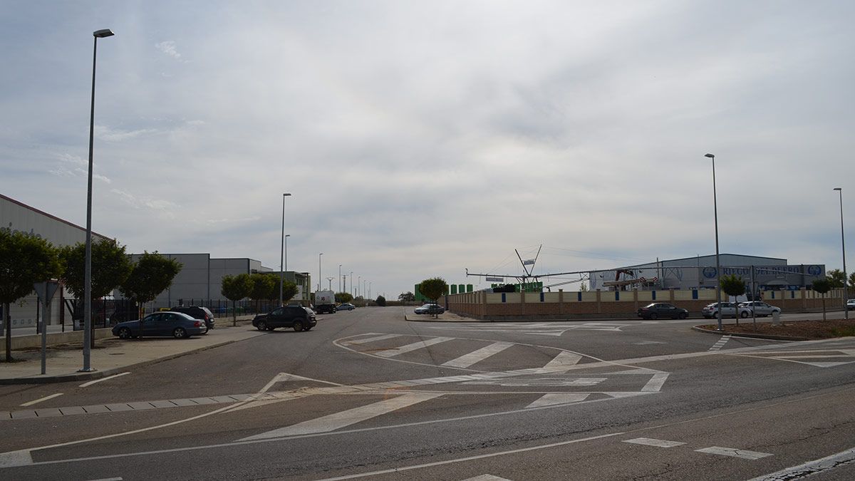 Entrada al Polígono Industrial de Santa María del Páramo. | T.G.