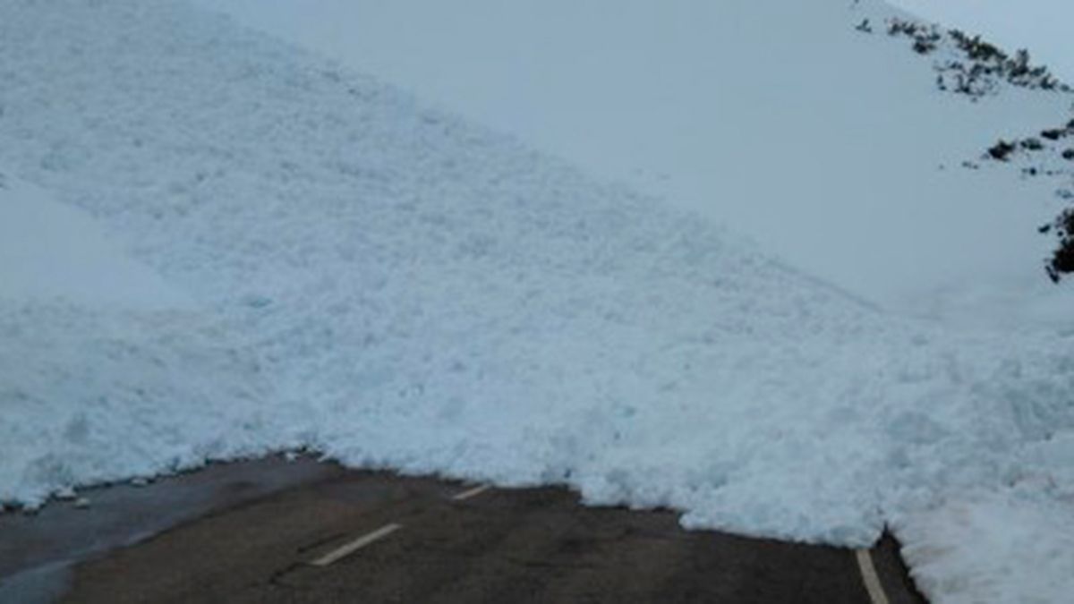 Imagen del alud causado por la acumulación de nieve. | L.N.E.