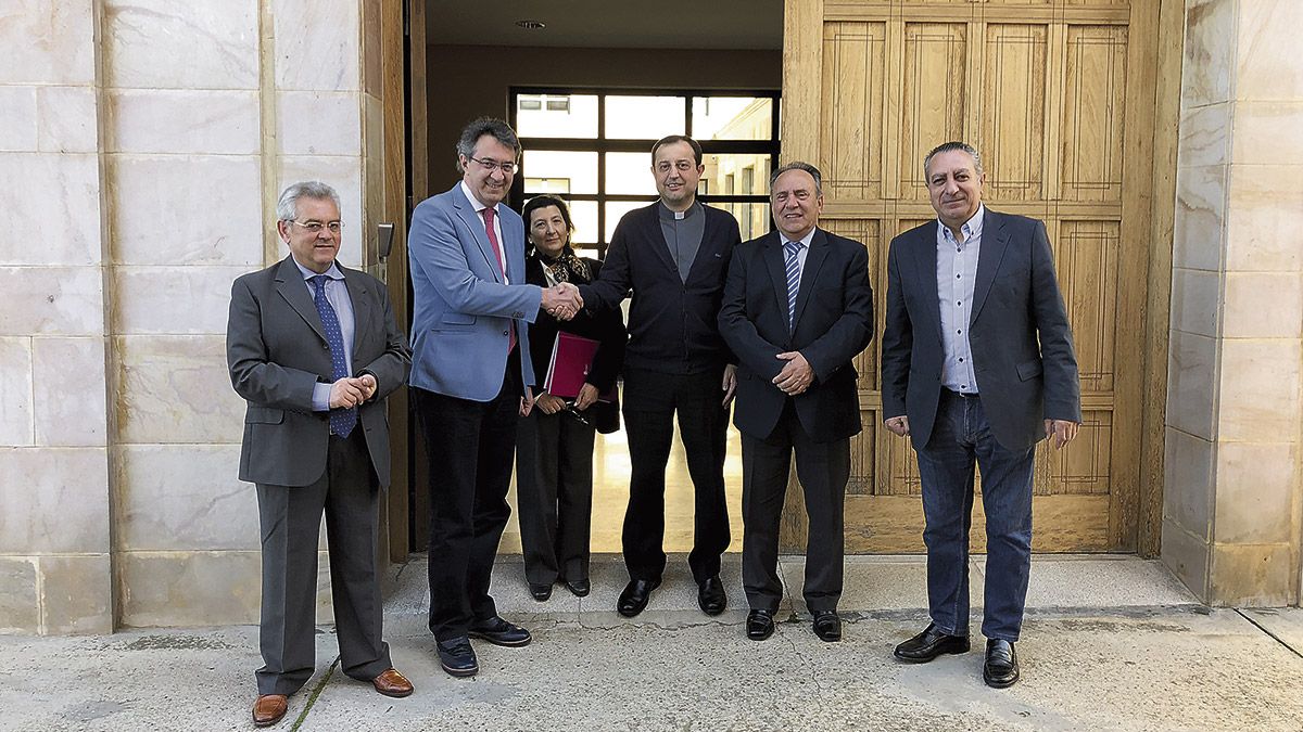 imagen-convenio-astorga-obispado1.jpg imagen-convenio-astorga-obispado1.jpg