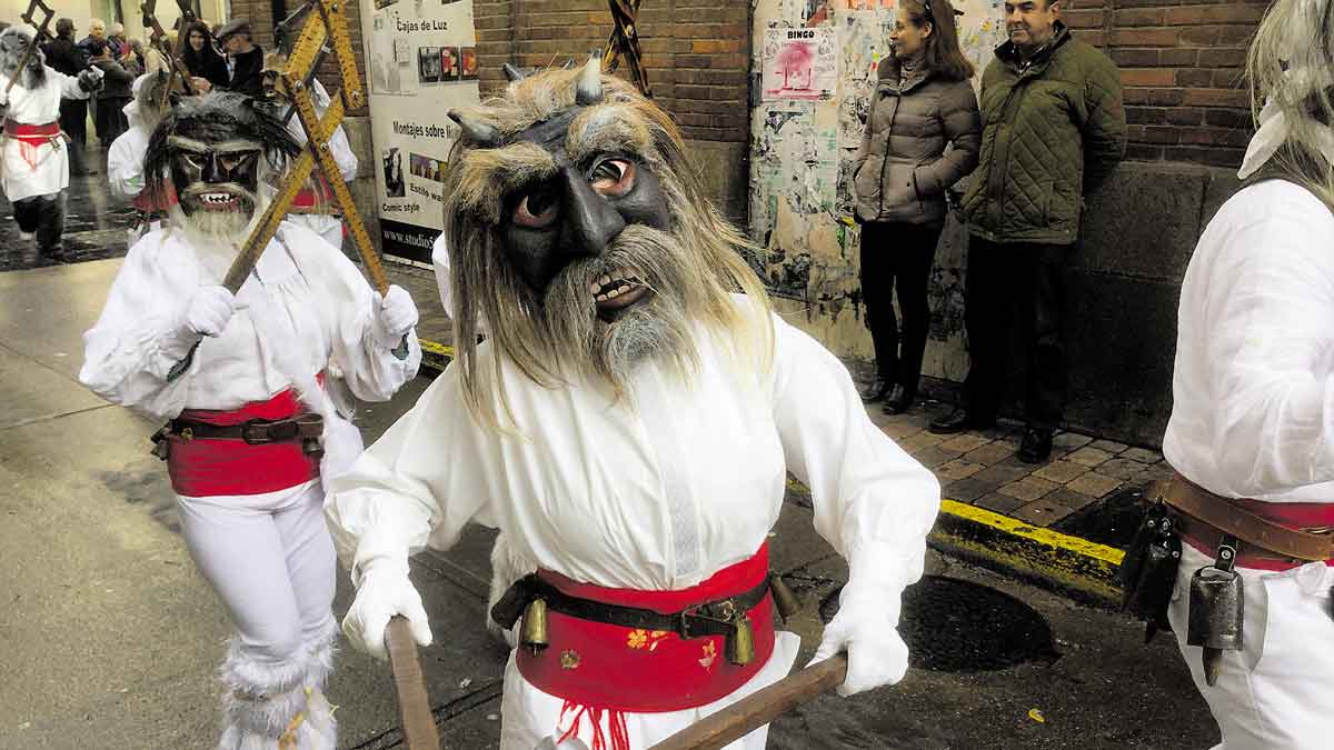 Imagen de los ‘Jurrus y castrones’ de Alija del Infantado. | P.F.