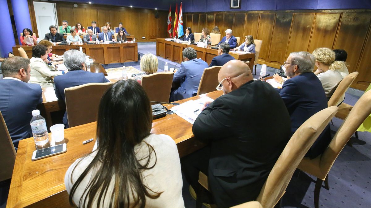 Pleno en el Ayuntamiento de Ponferrada, imagen de archivo. | C.S. (ICAL)