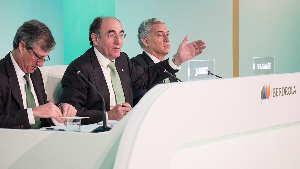 Ignacio Sánchez Galán (centro), presidente de Iberdrola. | L.N.C.