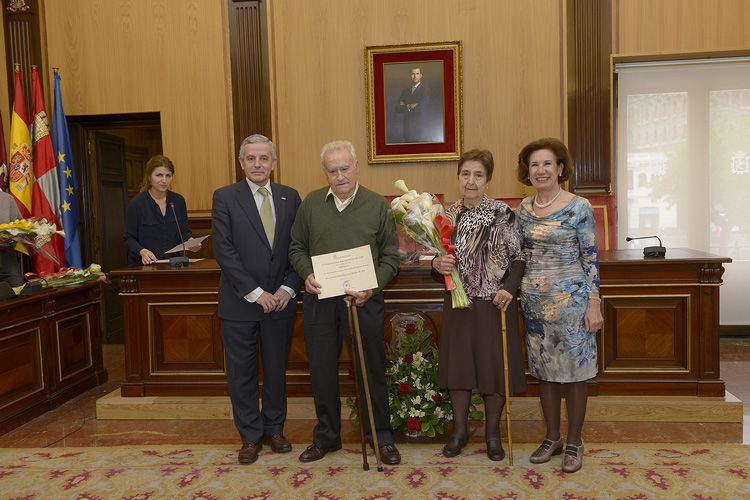 444152833.jpg