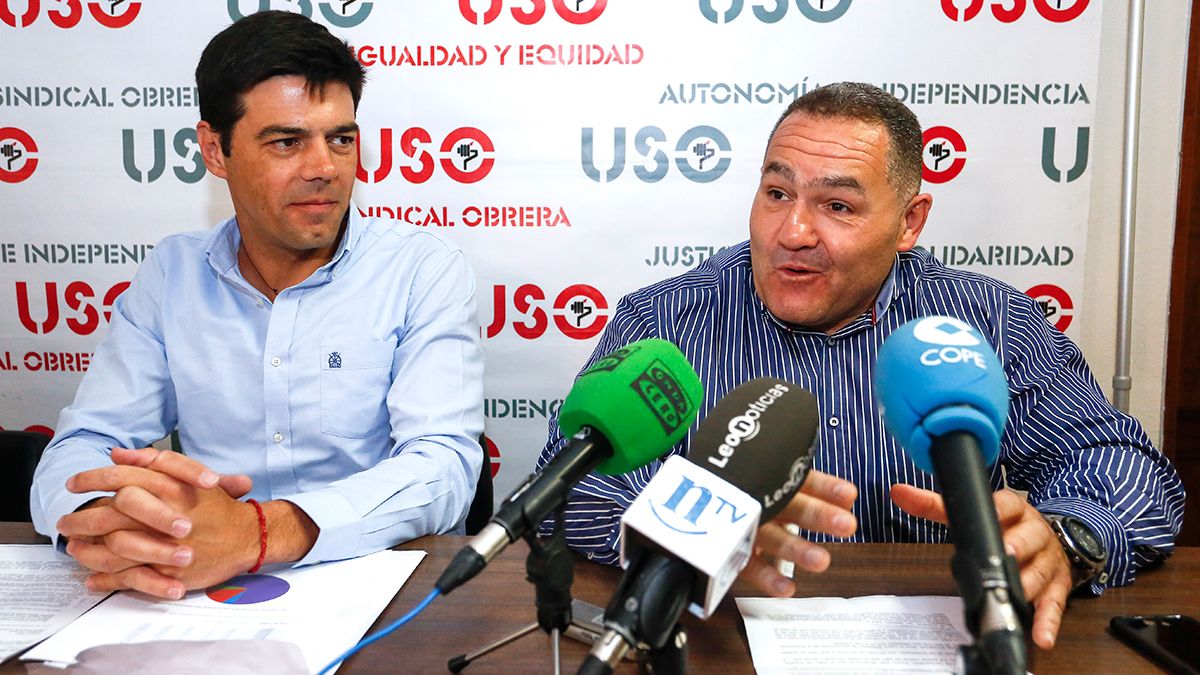 Joaquín Pérez y Marco Antonio Martínez, este lunes en la sede de USO. | CARLOS S. CAMPILLO (ICAL)