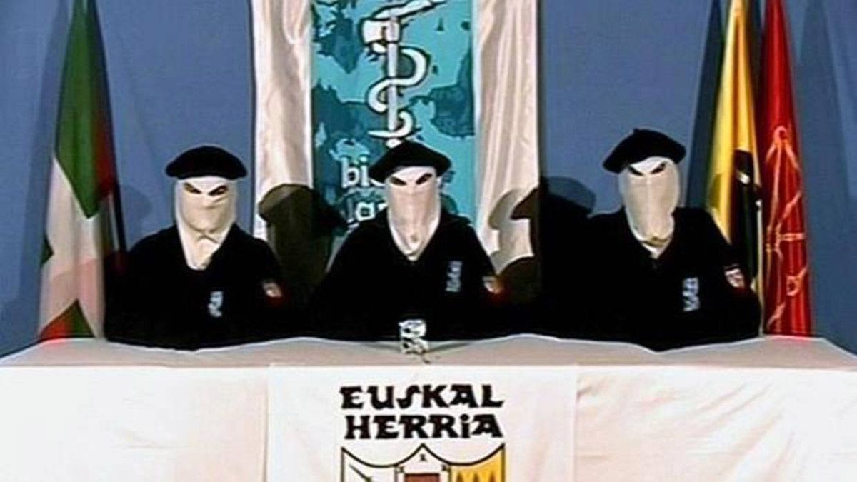 Miembros de la banda terrorista ETA durante la lectura de un comunicado. | ABC