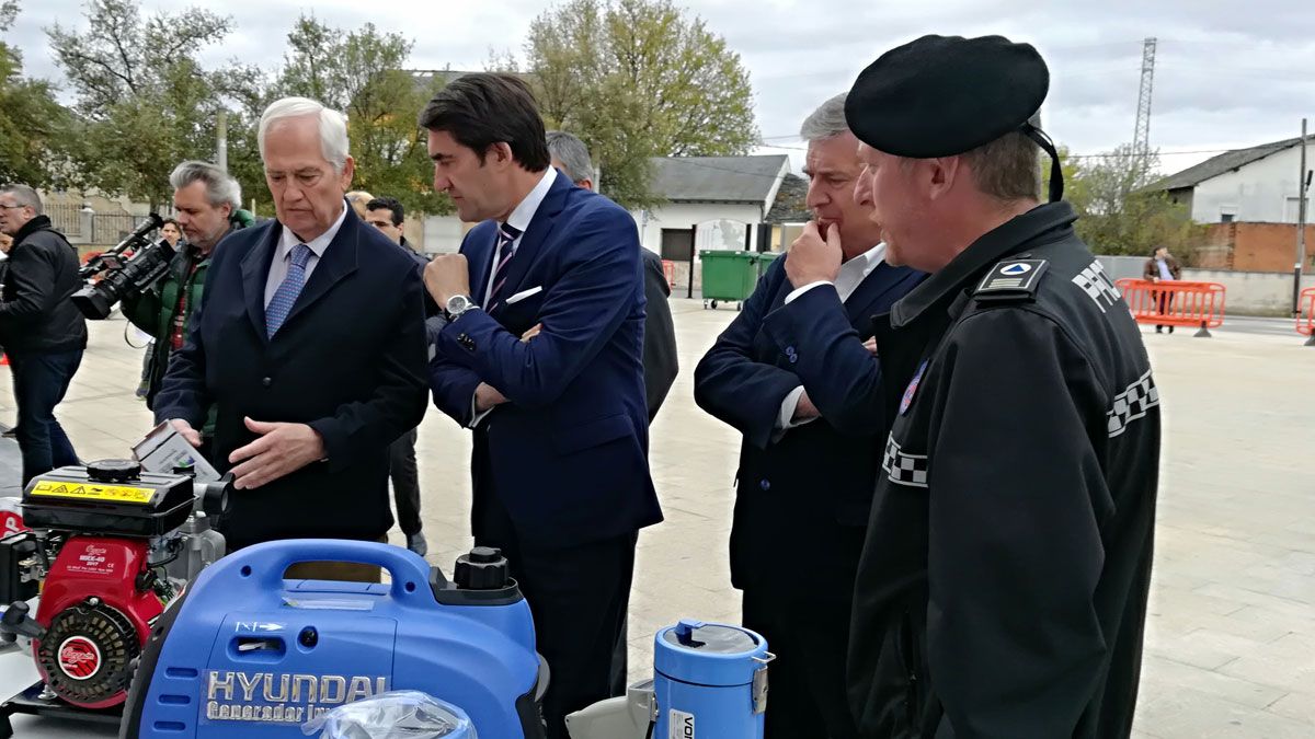 Suárez-Quiñones en su visita a Carracedelo. | M.I.