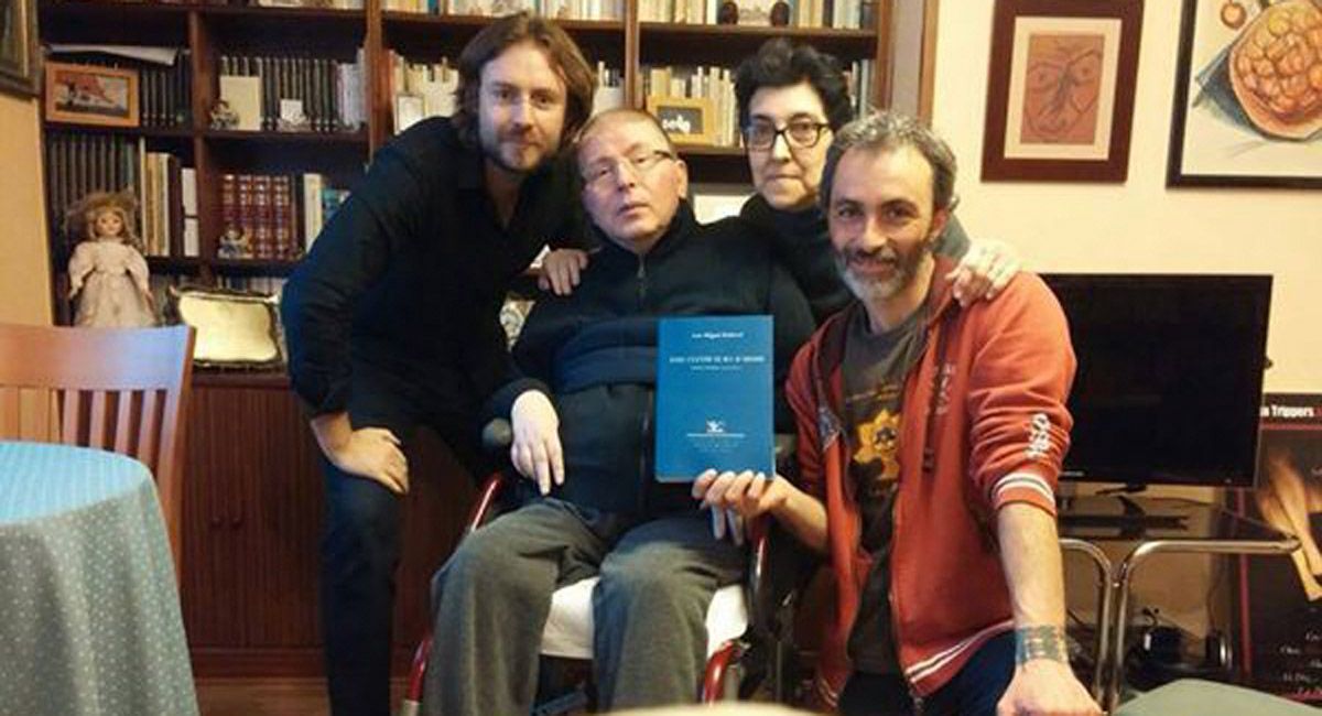 Rafa Saravia, MJ Romero y Alberto R. Torices, los cómplices en la edición del libro, con Luis Miguel Rabanal.