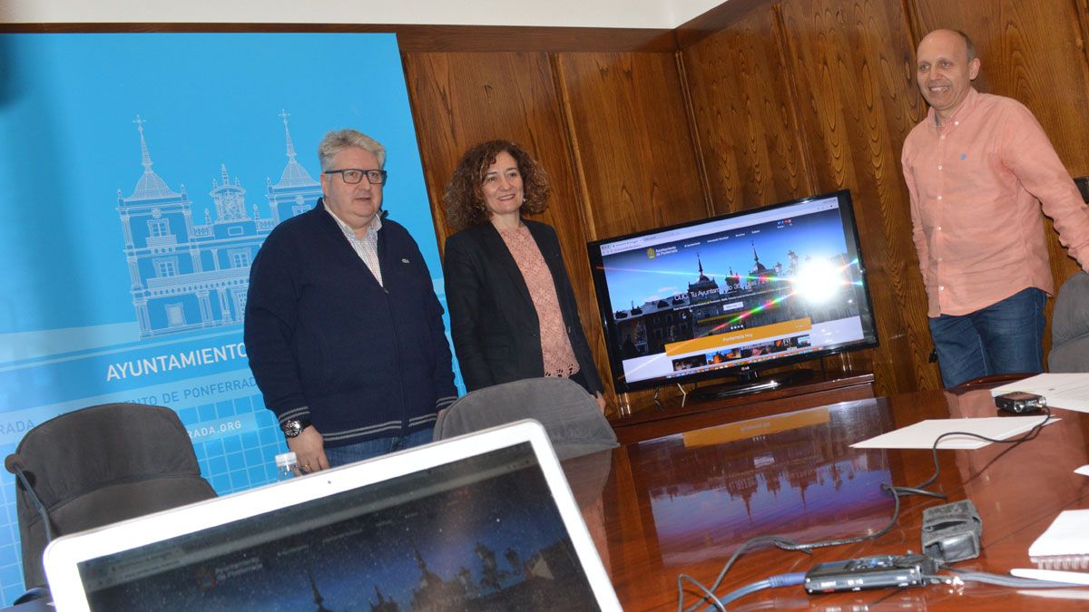 Presentación de la web en el Ayuntamiento de Ponferrada. | M.I.