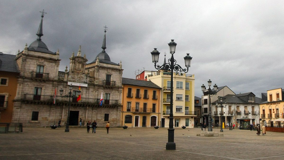 El Ayuntamiento de Ponferrada agradece la sensibilidad de la Junta y de los empresarios para efectuar el cambio. | ICAL