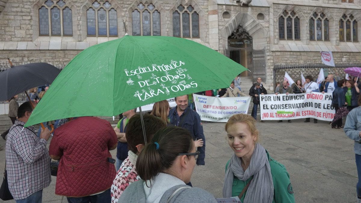 Imagen de una concentración anterior de la Plataforma por la Educación Pública en Botines. | DANIEL MARTÍN