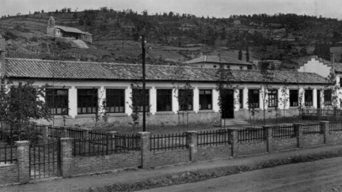 Fotografía antigua del Hospital Izaguirre de Sabero que se convertirá en museo de arte moderno. | AYTO. SABERO