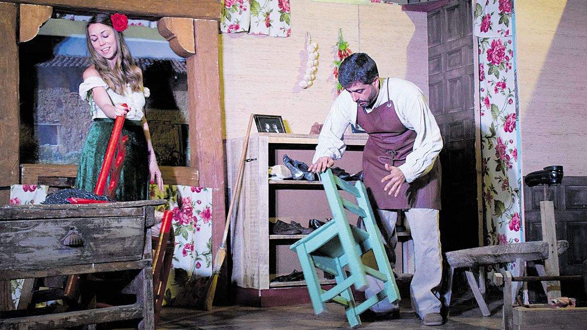 El mes de las flores... y del teatro
