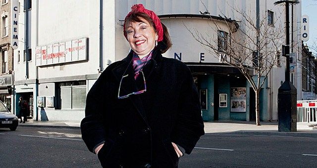 Lala Isla, autora del libro, en la ciudad de Londres donde reside.