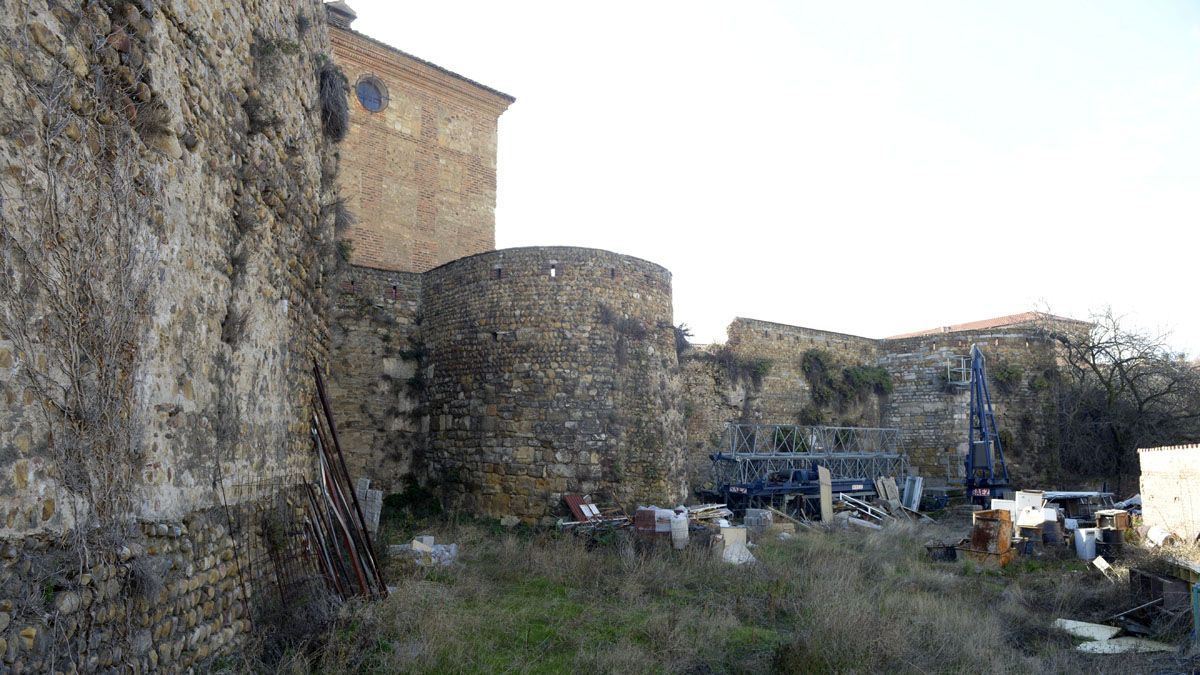 El proyecto restaurará la muralla y abrirá la Era del Moro. | MAURICIO PEÑA