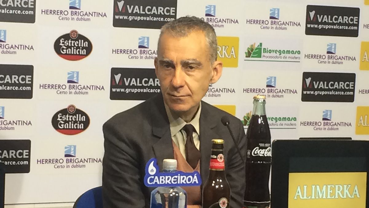 El ya ex entrenador de la Deportiva, Carlos Terrazas. | A.C.
