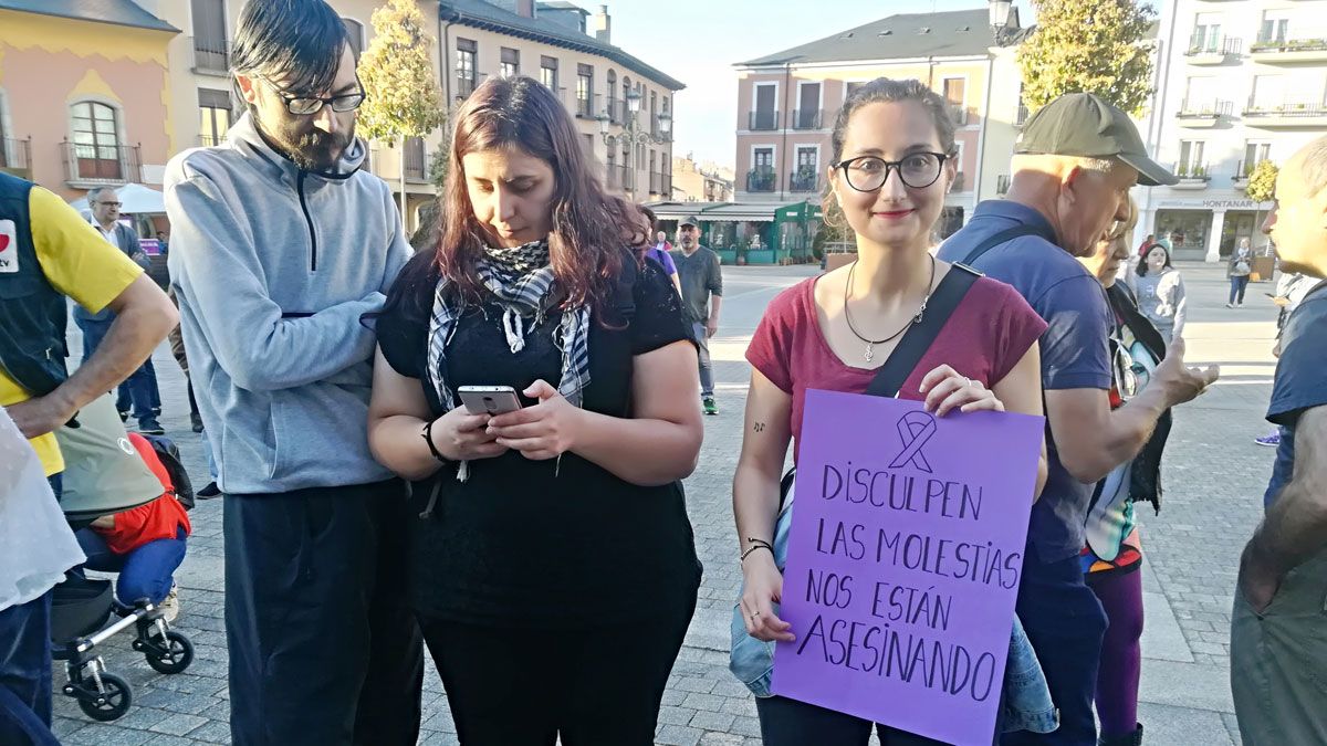 Momentos de la concentración en Ponferrada. | M.I.