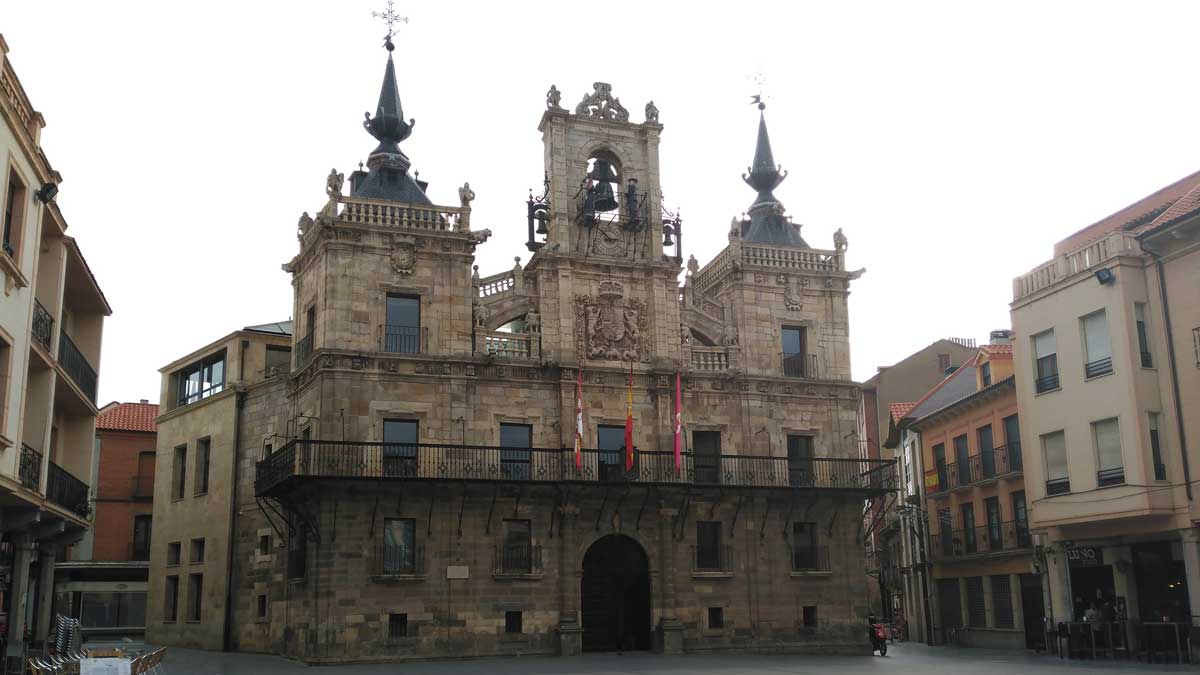 El plan vigente rige en Astorga desde 1985. | P.F. El plan vigente rige en Astorga desde 1985. | P.F.