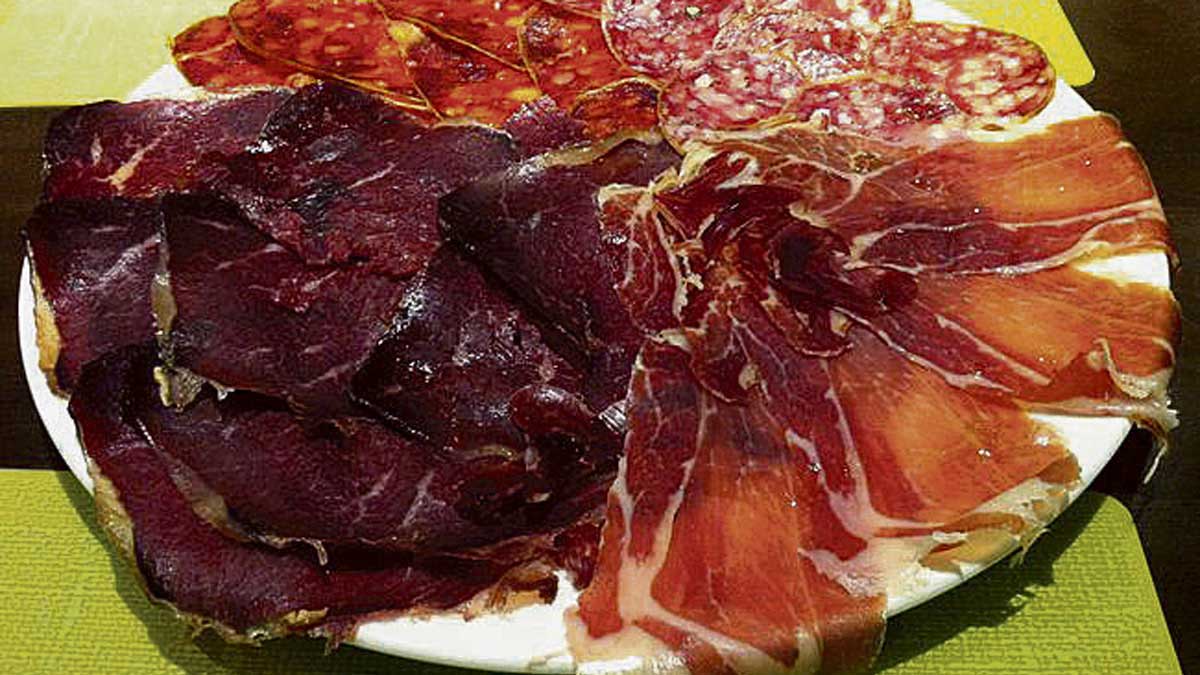 Los embutidos de la zona estarán muy presentes en los entrantes de estas jornadas gastronómicas. | L.N.C.