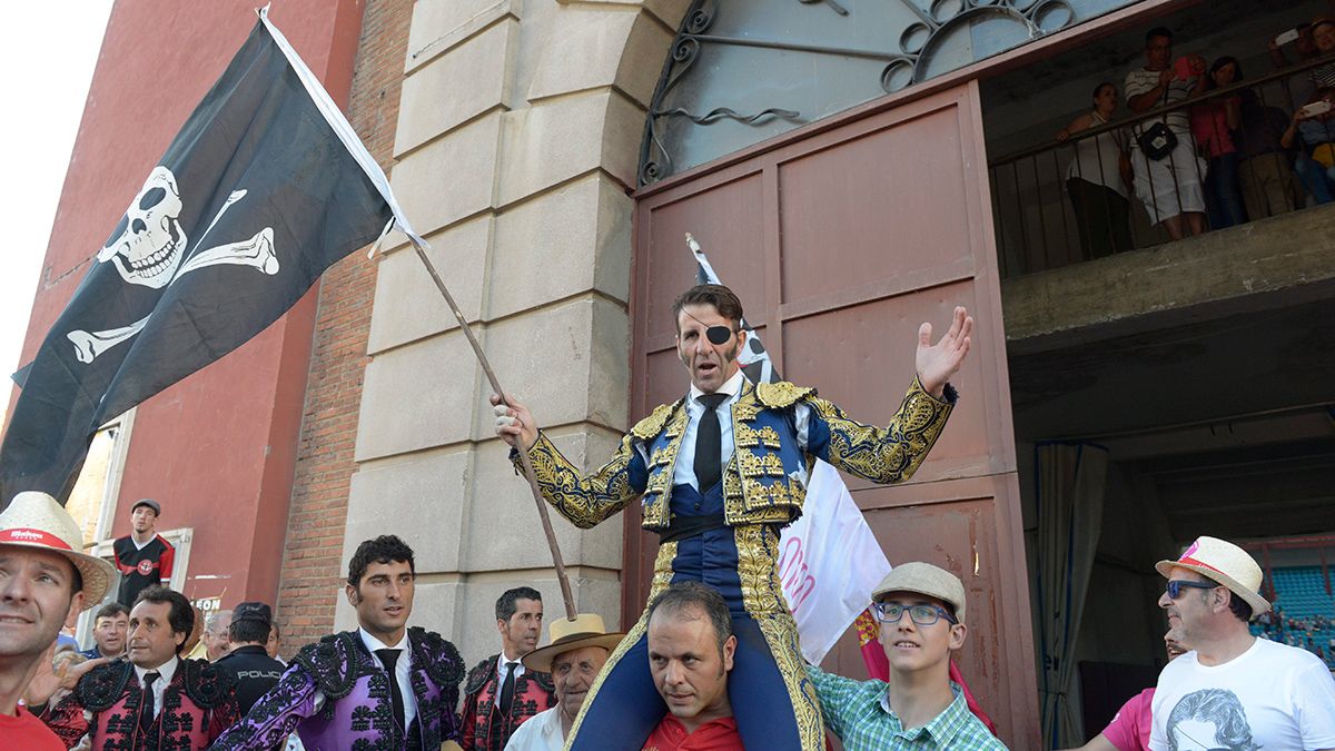 Padilla tras la corrida del pasado año en la Plaza de Toros de León. | MAURICIO PEÑA