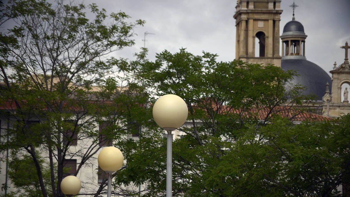 El contrato prevé la renovación de las 20.014 luminarias que componen el alumbrado público de la ciudad. | MAURICIO PEÑA