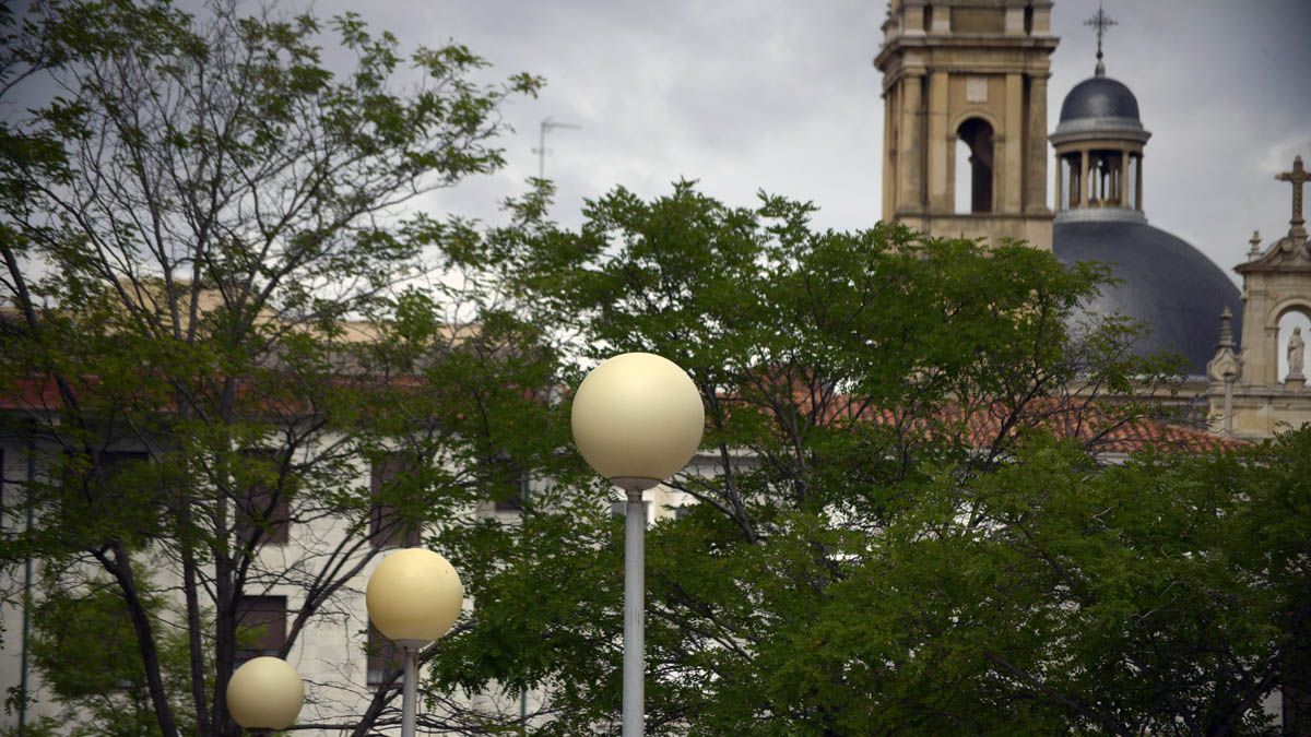 El contrato prevé la renovación de las 20.014 luminarias que componen el alumbrado público de la ciudad. | MAURICIO PEÑA El contrato prevé la renovación de las 20.014 luminarias que componen el alumbrado público de la ciudad. | MAURICIO PEÑA