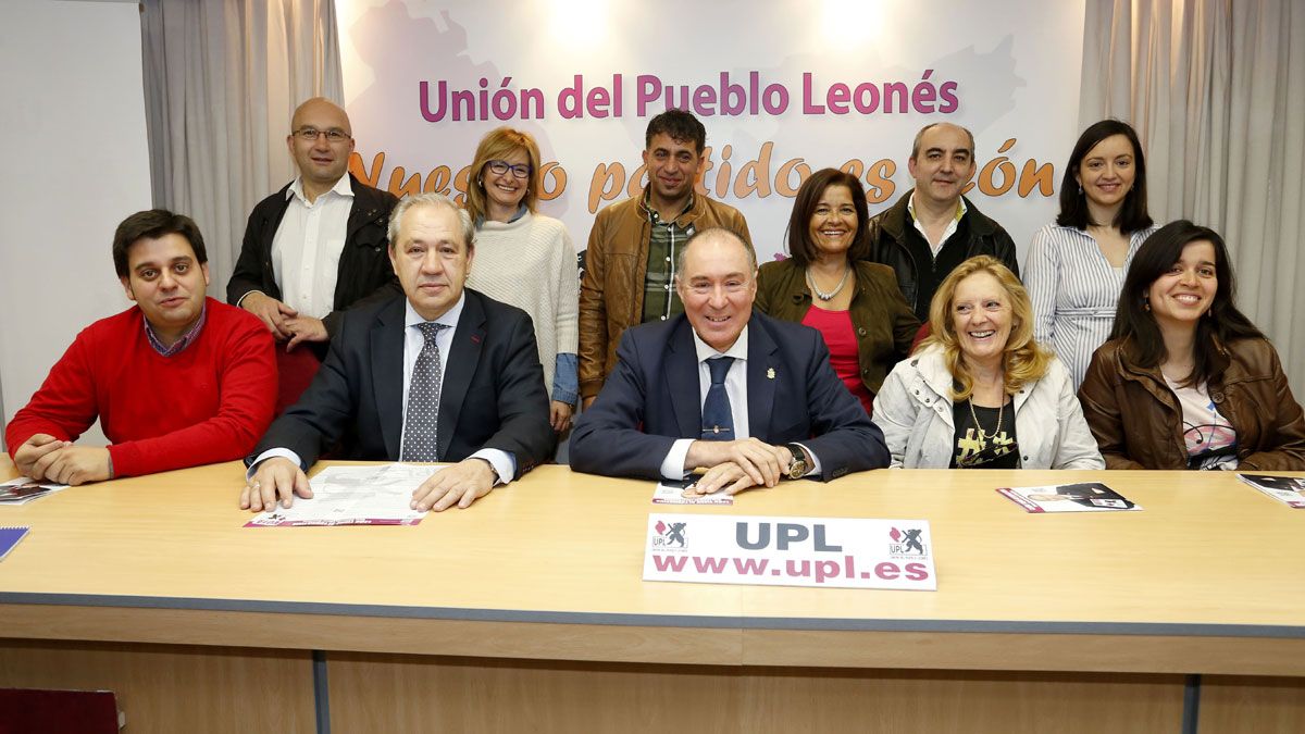 Integrantes de la candidatura de UPL antes de las presentación del programa en su sede. | CARLOS S. CAMPILLO (ICAL)