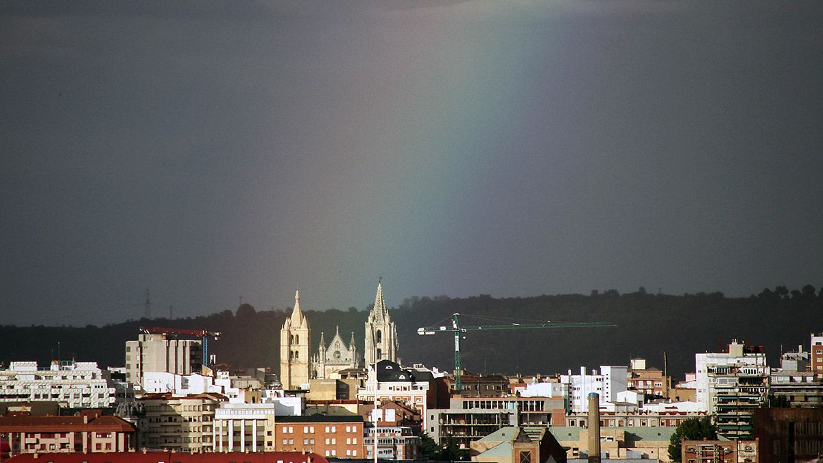 Imagen de archivo de una tormenta en León. | ICAL