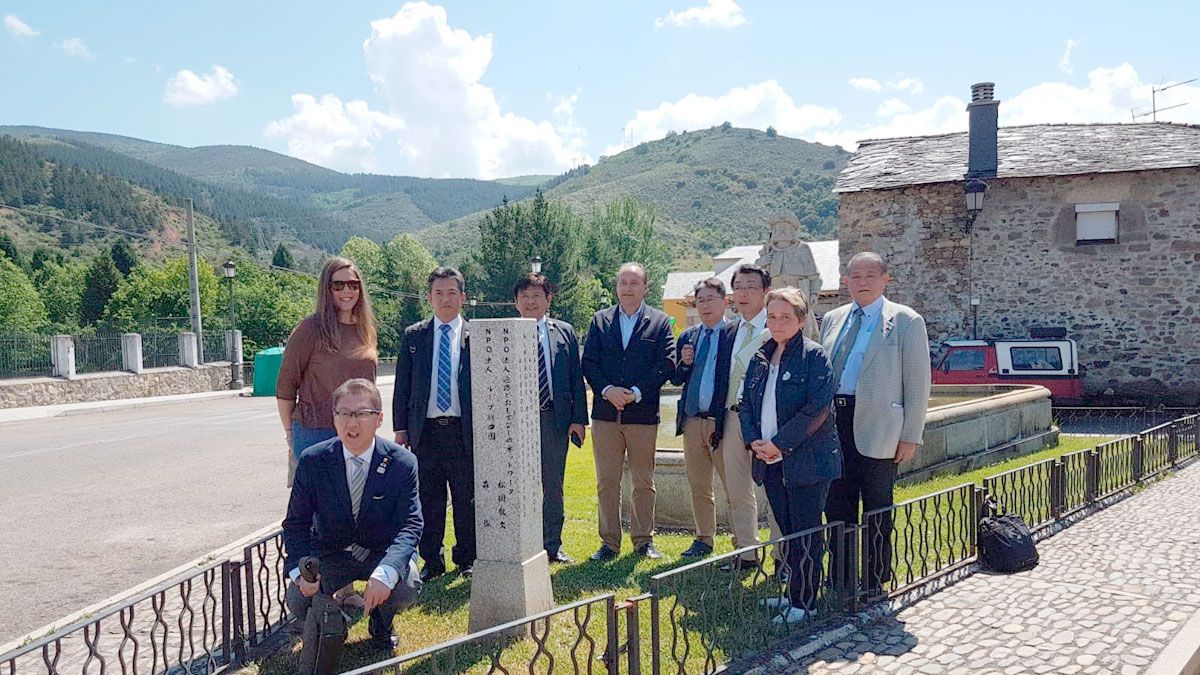 Visita de los diputados a Molinaseca. | L.N.C.