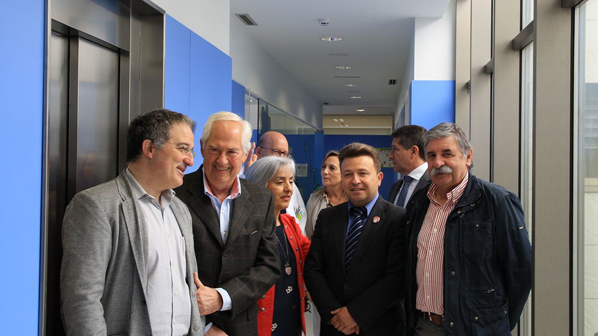 Un momento de la visita del delegado de la Junta al Centro astorgano. Un momento de la visita del delegado de la Junta al Centro astorgano.