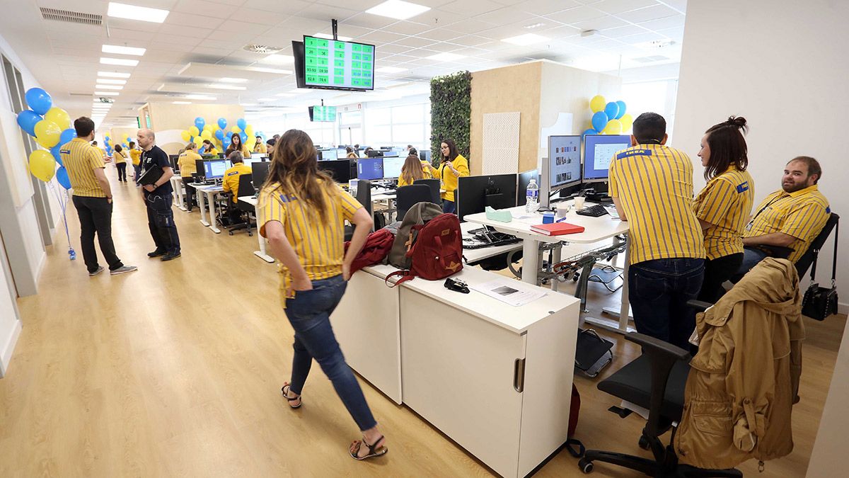 IKEA inaugura en Valladolid su centro de atención al cliente en España con  150 empleos