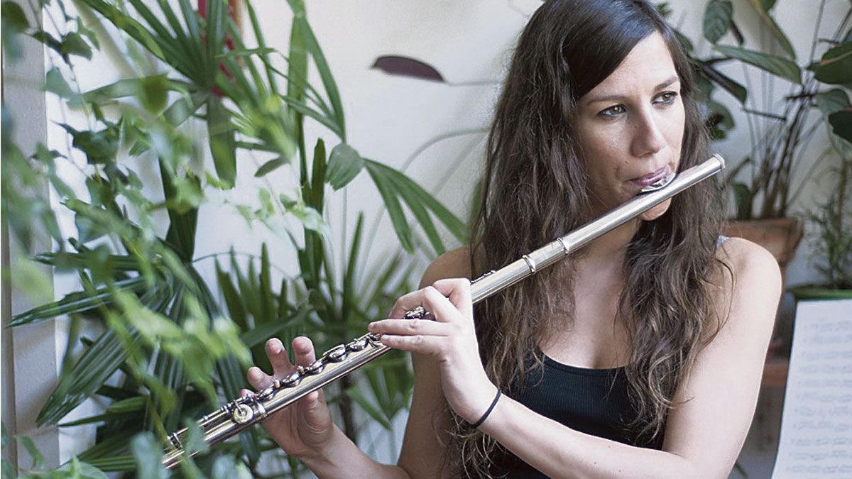 La flautista gallega María Toro acude este viernes con su formación a ElAlbéitar.