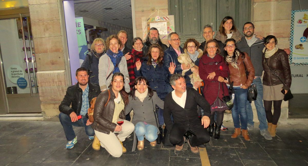 Foto de familia de todos los asistentes al ‘alcayata’. | MARIO