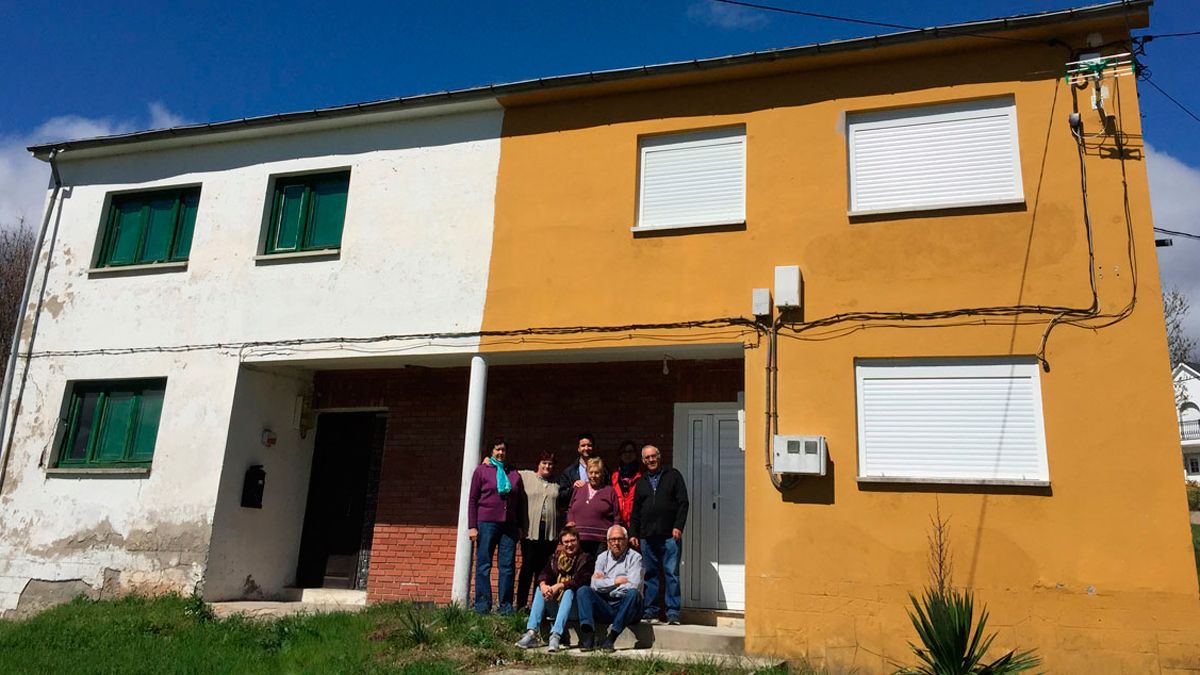 La vivienda es una de las antiguas casas de maestros, ahora de propiedad municipal. :: L.N.C.