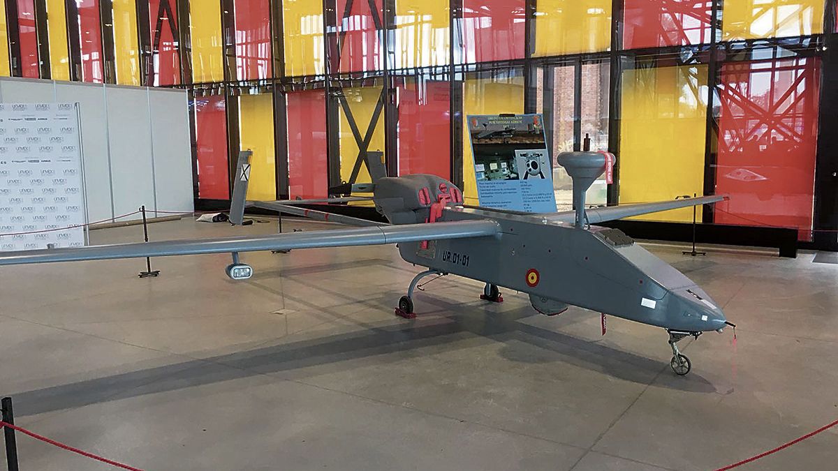 Los drones ya están preparados en el Palacio de Exposiciones. | L.N.C. Los drones ya están preparados en el Palacio de Exposiciones. | L.N.C.