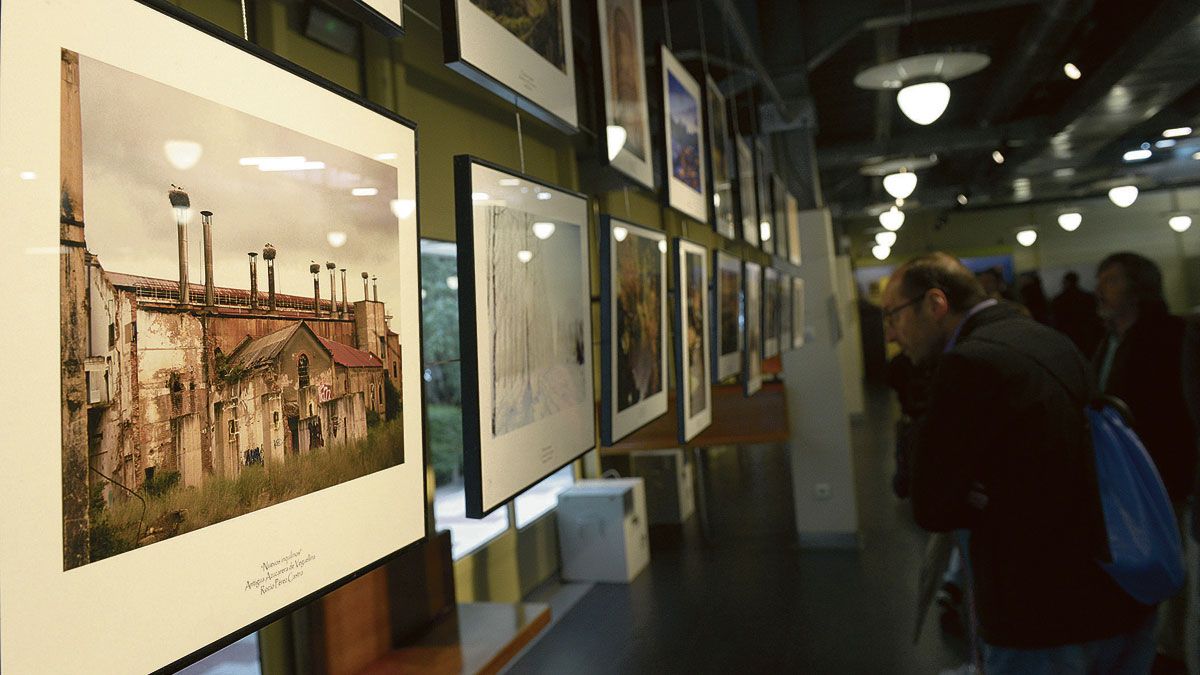 Focus lleva a la oficina principal de Correos la exposición ‘León, tierra de contrastes’. | MAURICIO PEÑA