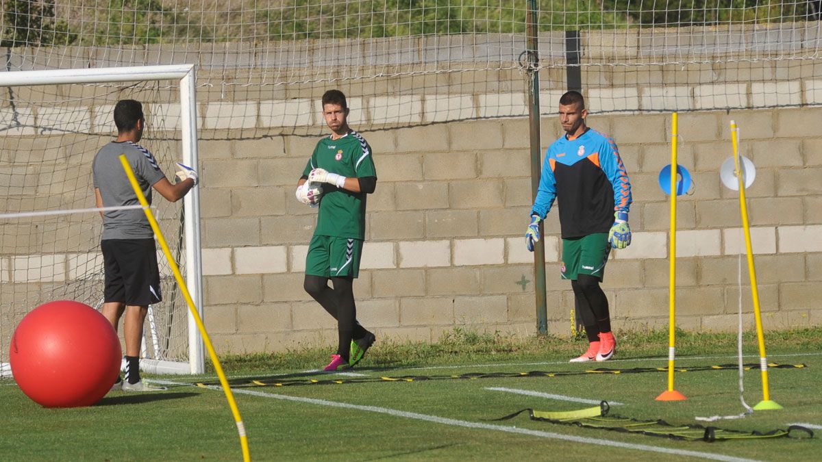 Jorge Palatsí y Guille Vallejo podrían volver a compartir portería. | DANIEL MARTÍN Jorge Palatsí y Guille Vallejo podrían volver a compartir portería. | DANIEL MARTÍN