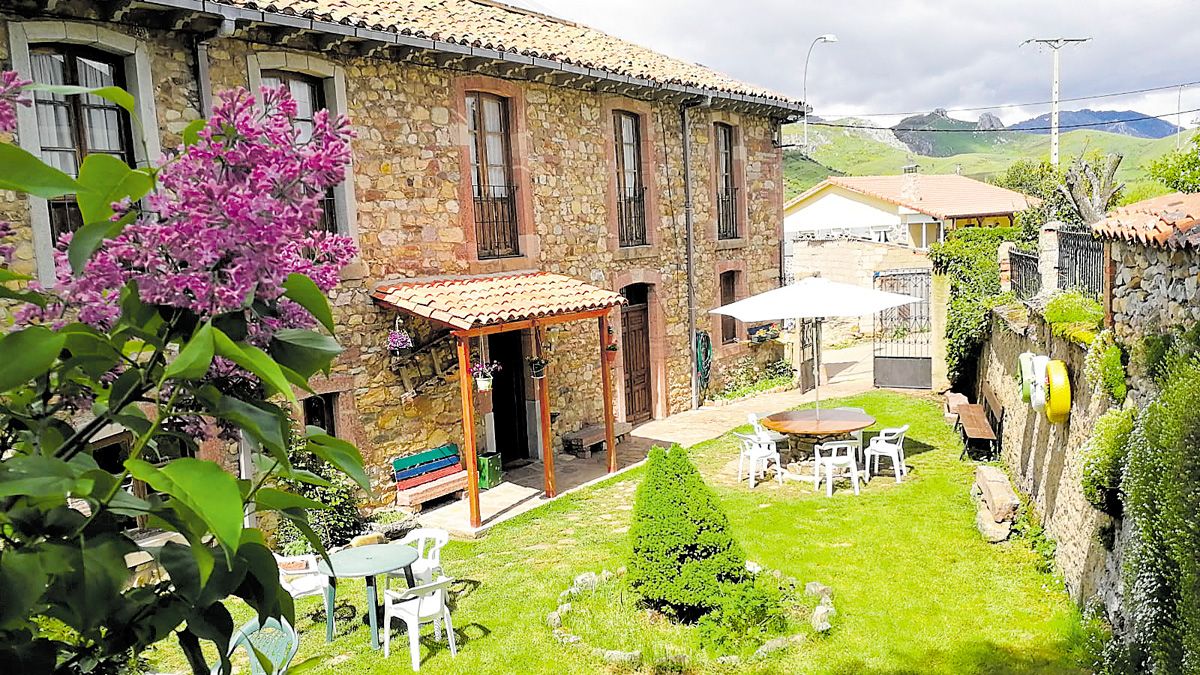 Un lugar tranquillo, acogedor e idílico rodeado de naturaleza. Un lugar tranquillo, acogedor e idílico rodeado de naturaleza.
