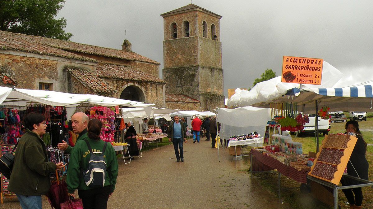 En la imagen, pequeño mercado en las inmediaciones del santuario. | E. NIÑO