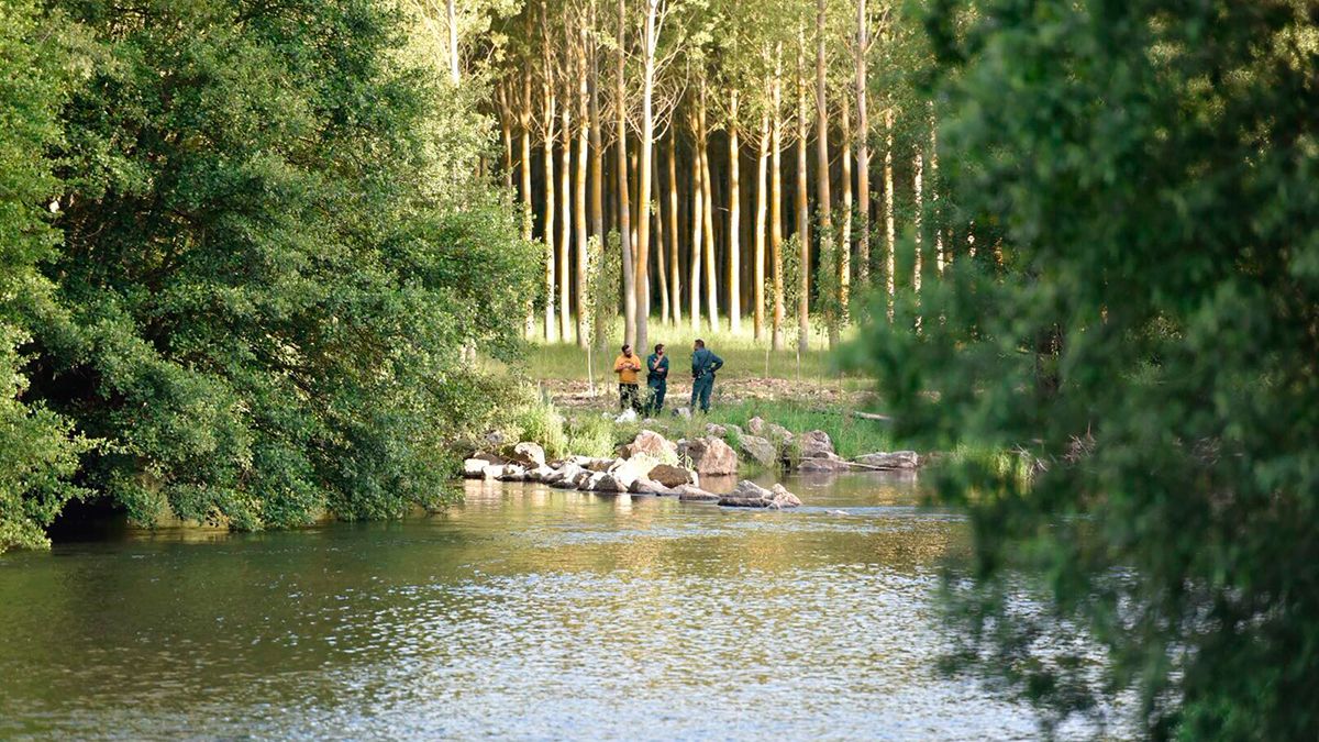 El cuerpo ha sido hallado en el río Porma, en Villafruela del Condado. | SAÚL ARÉN El cuerpo ha sido hallado en el río Porma, en Villafruela del Condado. | SAÚL ARÉN