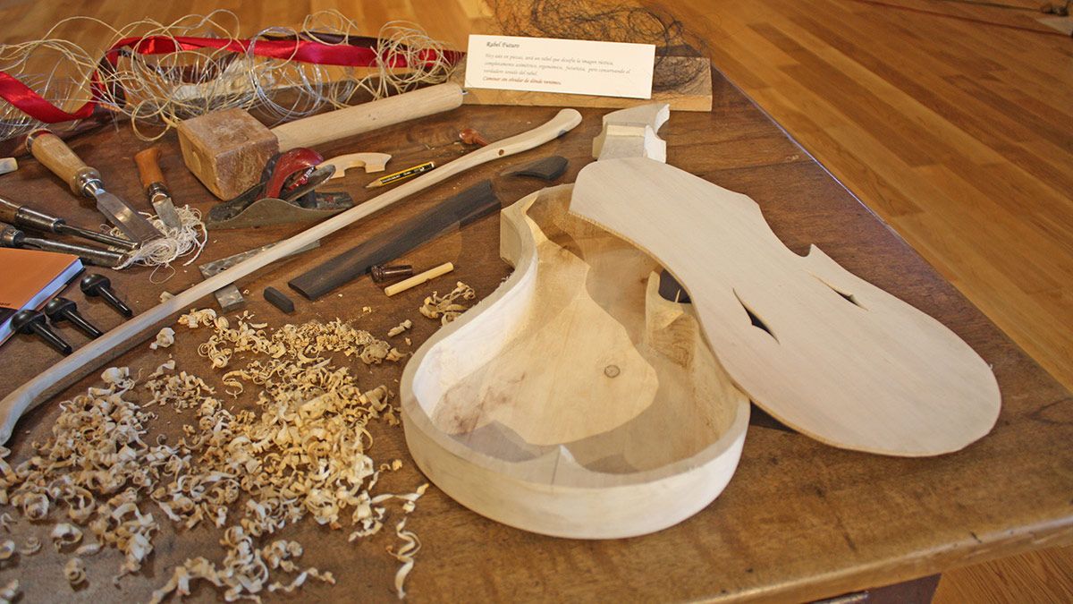 Detalle de la nueva exposición de rabeles que alberga la Panera del Museo de la Industria Harinera de Gordoncillo. | L.N.C. Detalle de la nueva exposición de rabeles que alberga la Panera del Museo de la Industria Harinera de Gordoncillo. | L.N.C.