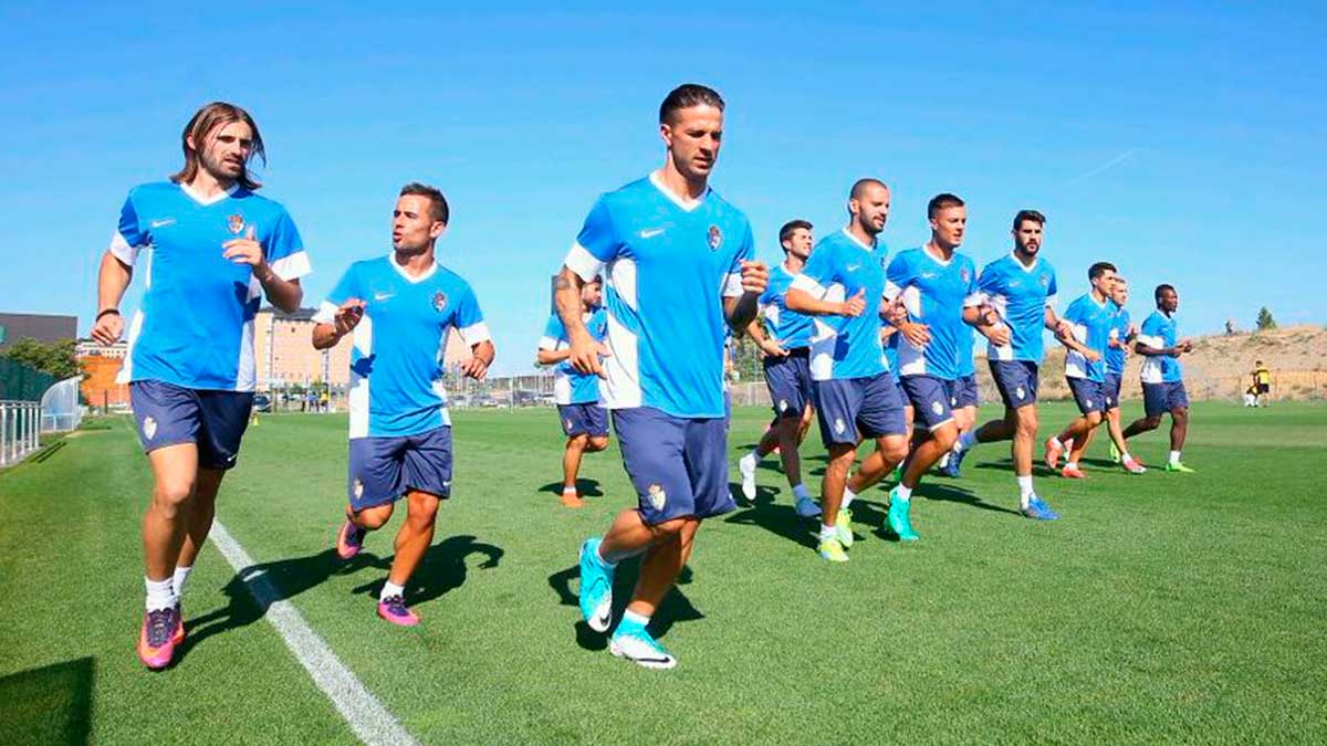 Vuelta al trabajo de la Ponferradina la temporada pasada. | SDP