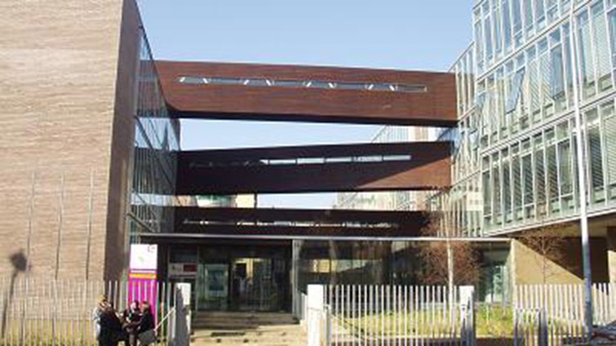 Fachada de la Escuela Oficial de Idiomas de León. | L.N.C.