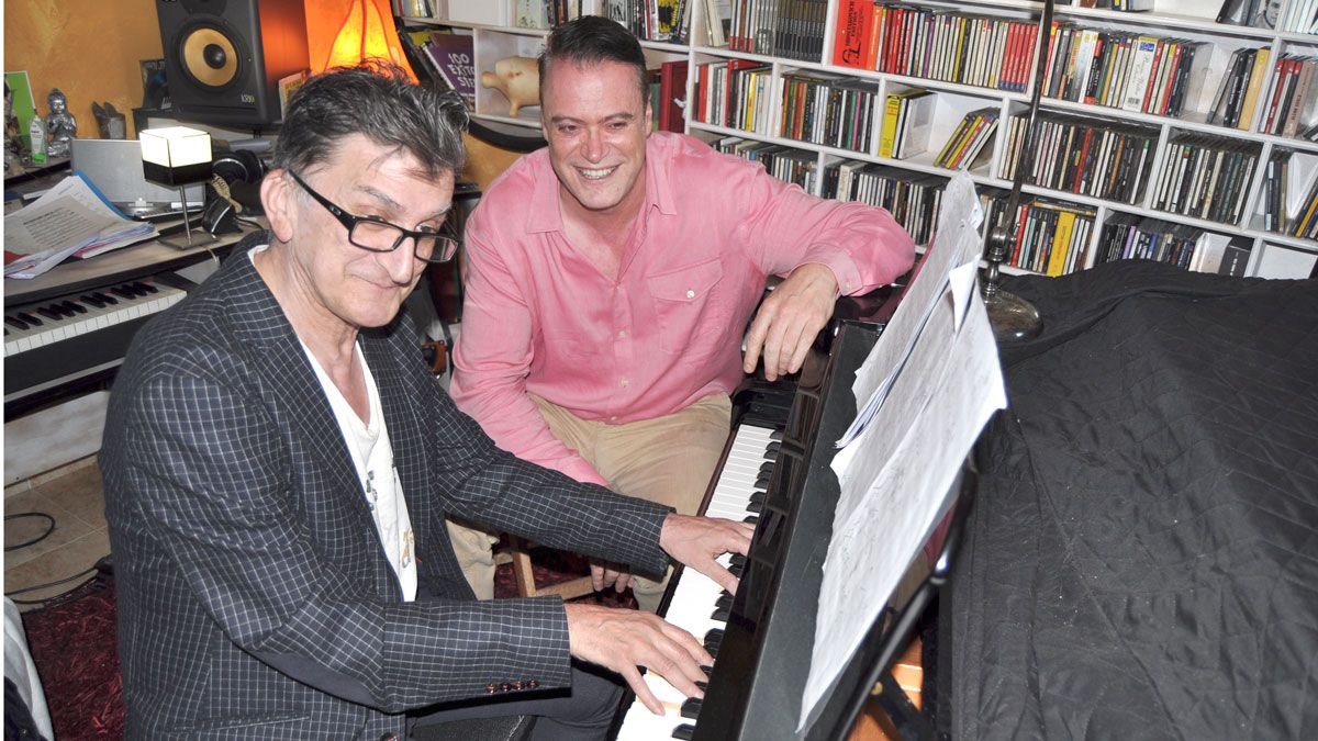 Julio Aller y Javier Arias presentan mañana en la cafetería de El Corte Inglés su disco-homenaje a Chet Baker. | E. LÓPEZ