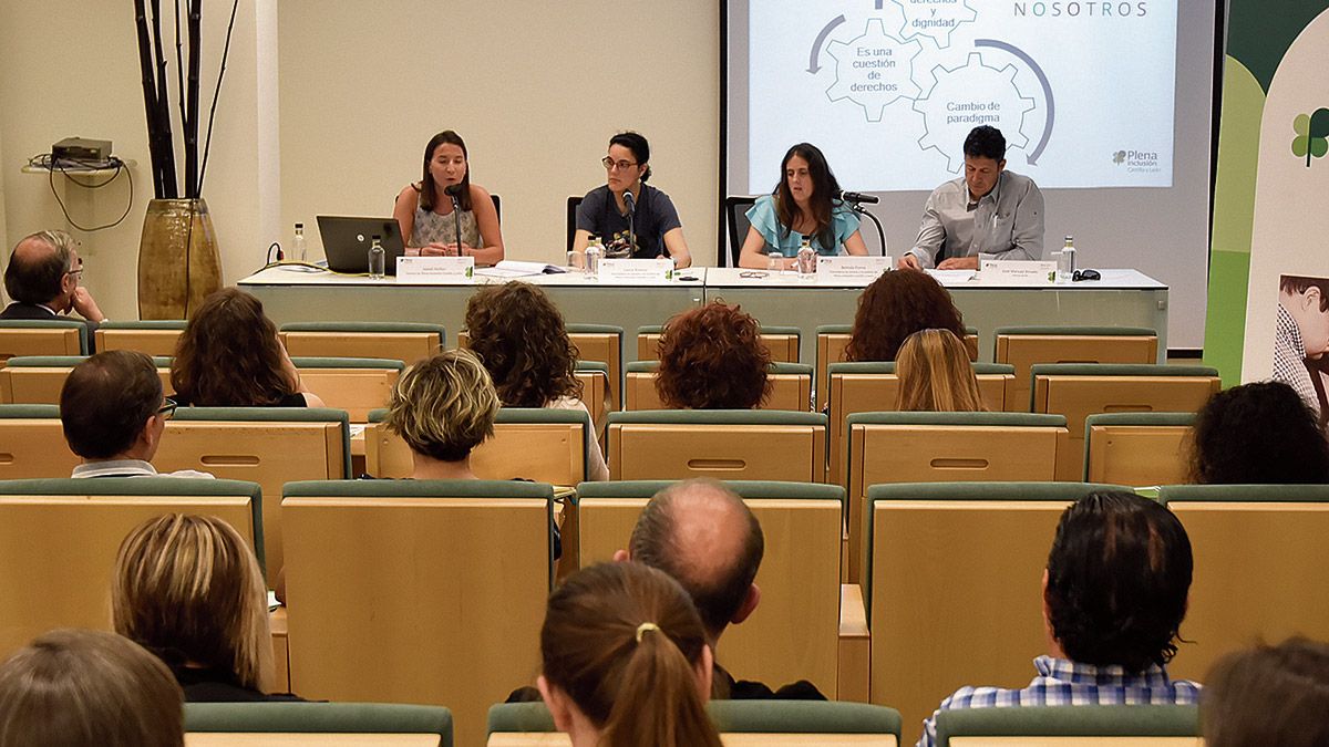 Un momento de la jornada celebrada este miércoles en el Colegio de Abogados. | SAÚL ARÉN