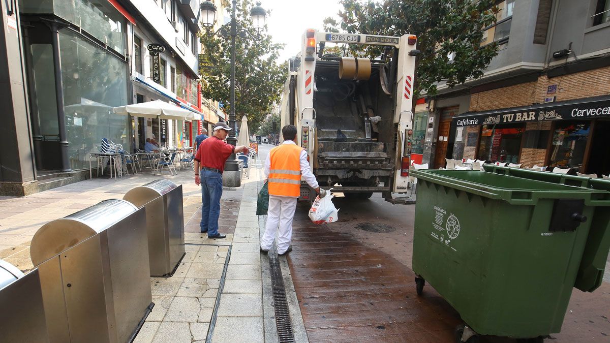 El problema de las basuras está enquistándose en el Ayuntamiento de Ponferrada. | ICAL