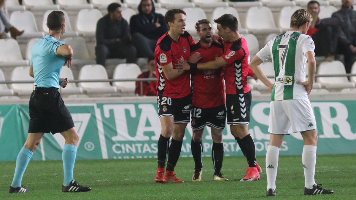 La Cultural celebra un gol frente al Córdoba. | LOF