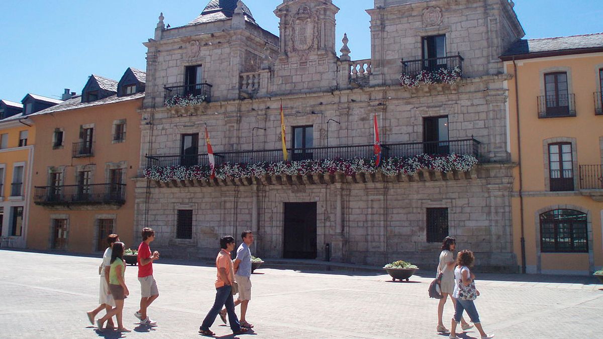 Fachada del Ayuntamiento de Ponferrada, imagen de archivo. | L.N.C.